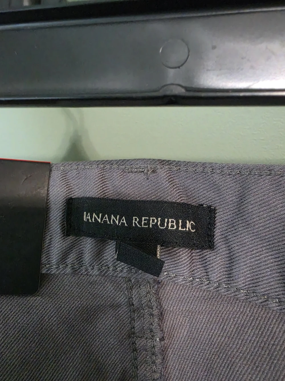 Men's Gray Straight-Leg Jeans- Banana Republic